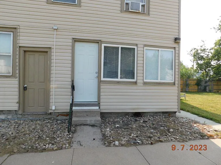 802 E 6th St #4 — Photo 8