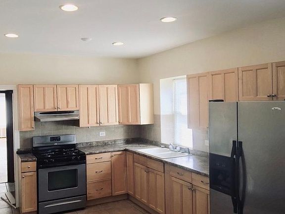 5th image of 5024 W Eddy St #1