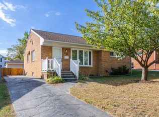 871 Menominee Rd, Pontiac, MI 48341