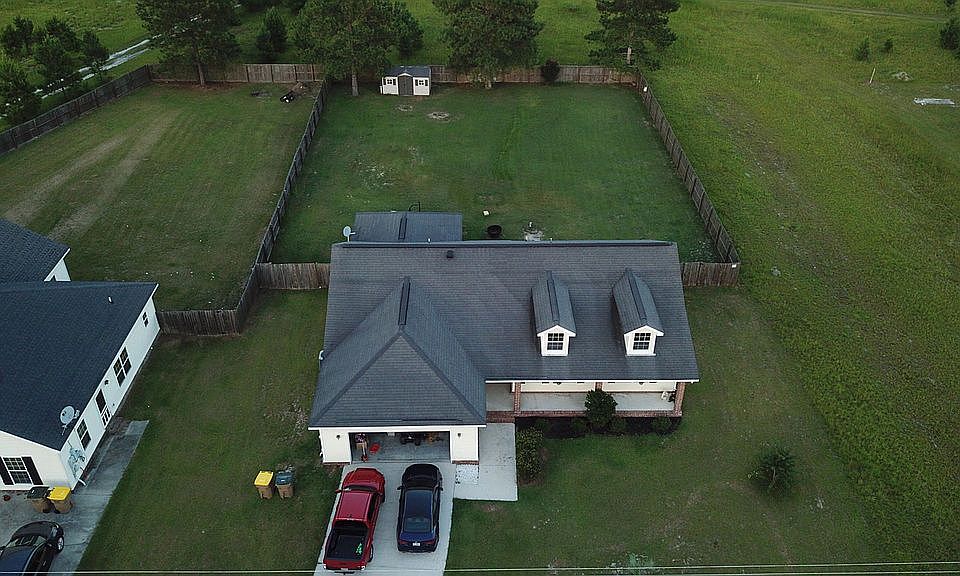 2nd image of 633 Nease Rd