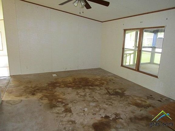 2nd image of 16871 Elm Ln