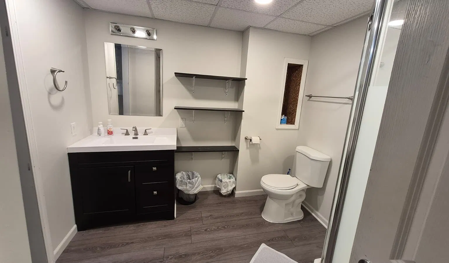 3 bed, 1086 sqft, $2,000 — Photo 2