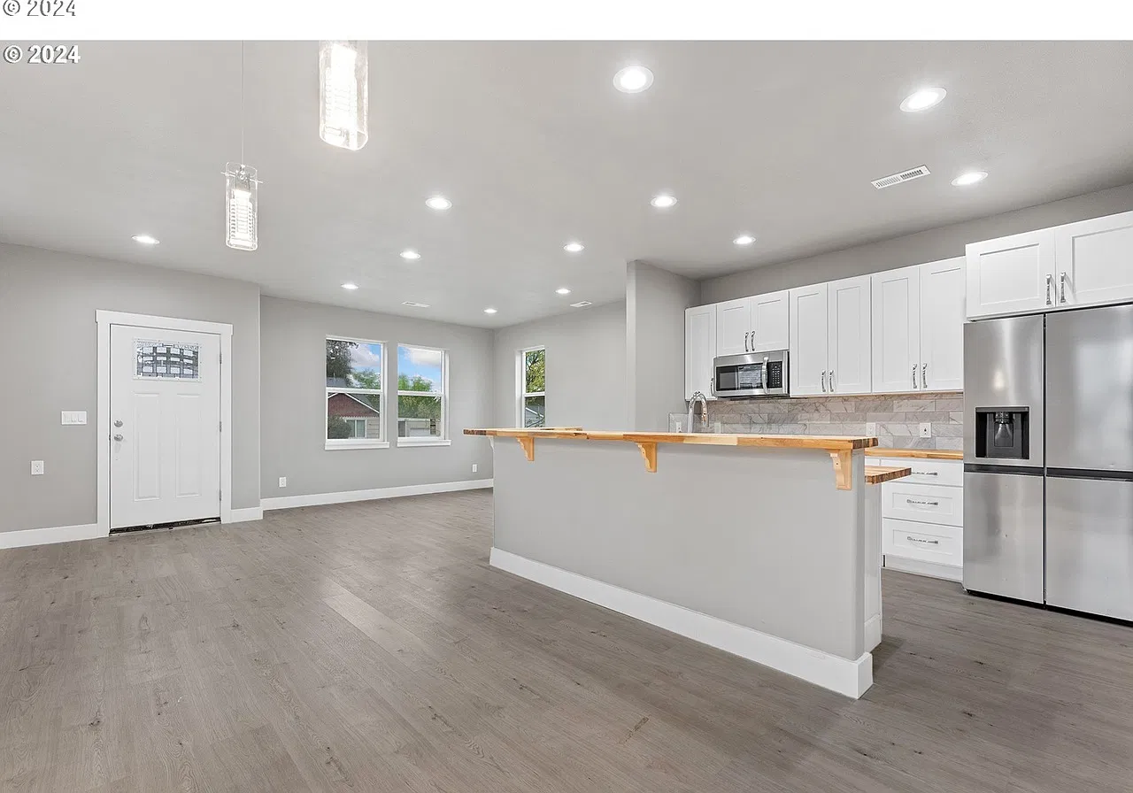 3 bed, 1785 sqft, $3,200 — Photo 3