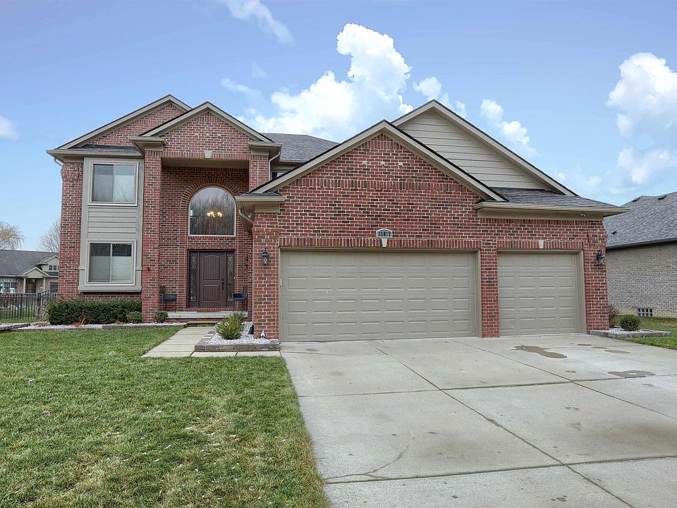 1st image of 32877 Greenwood Dr