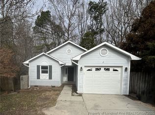 5920 Lively Ct, Fayetteville, NC 28306