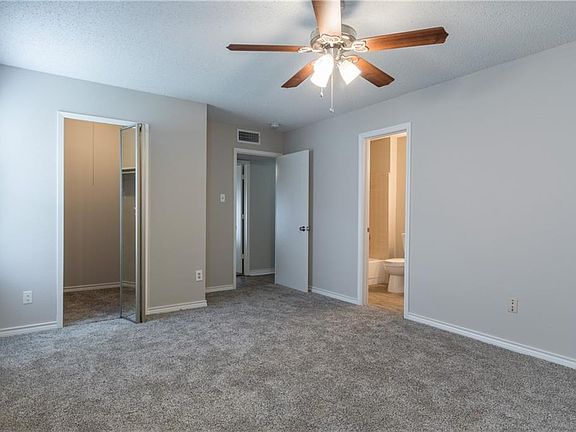 5th image of 3005 White Oak Dr