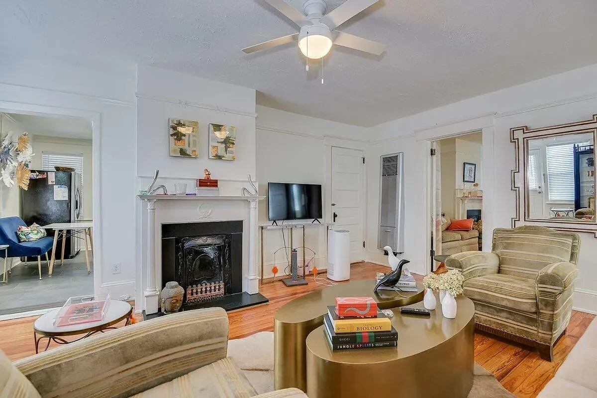 1 bed, 900 sqft, $1,450 — Photo 3