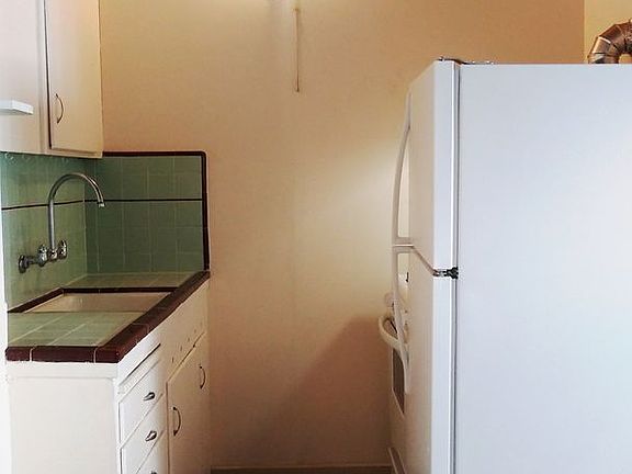 2nd image of 2501-2511 Emerson St #2505
