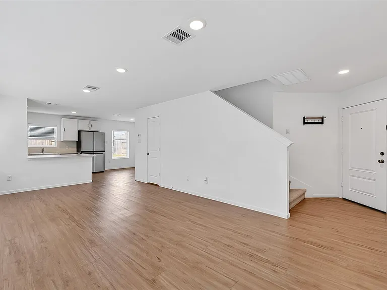 3039 Ash Ray Dr — Photo 10