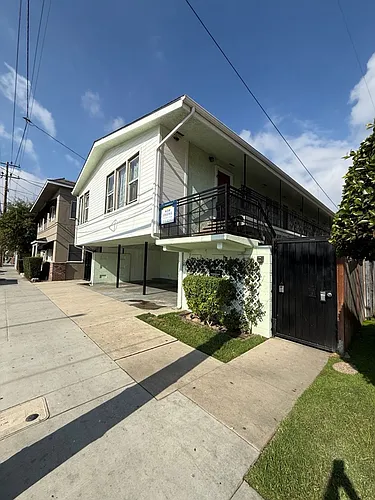 2219 E 10th st. in Long Beach! Photo 1