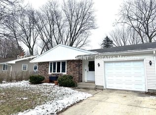 437 Blankenheim Ln, Sun Prairie, WI 53590