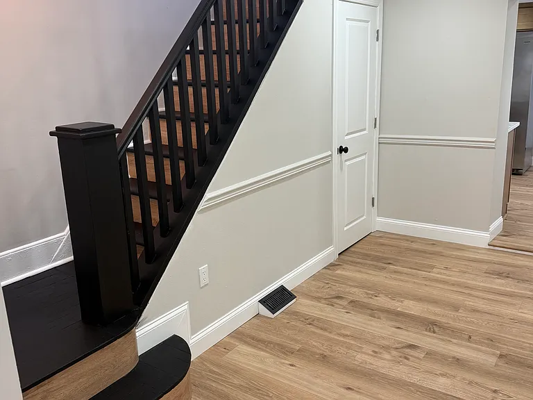 220 W 2nd St — Photo 15