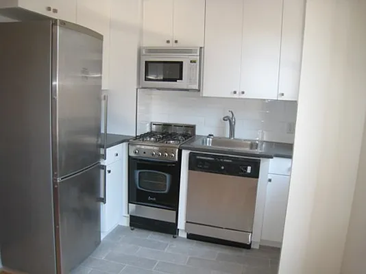 Rented by Metropolitan Equities | media 12