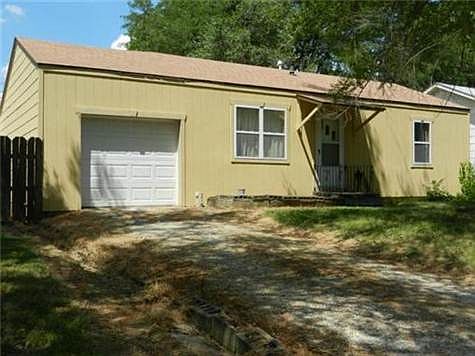 2nd image of 1746 Brown Ave