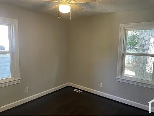 3817 Jewell Ave — Photo 7