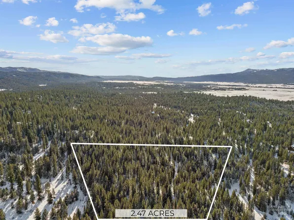 14 Silver Cloud Rd, Cascade, ID 83611