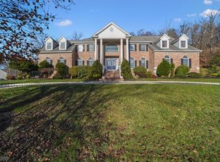 14 Van Nostrand Rise, Bridgewater, NJ 08807