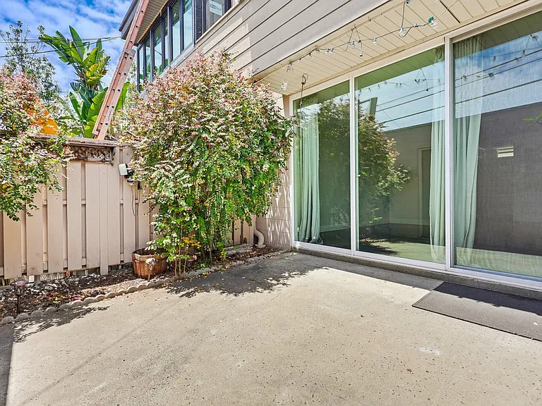 411 C Ave — Photo 11