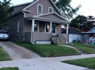 1143 Van Buren Ave #2, Oshkosh, WI 54902