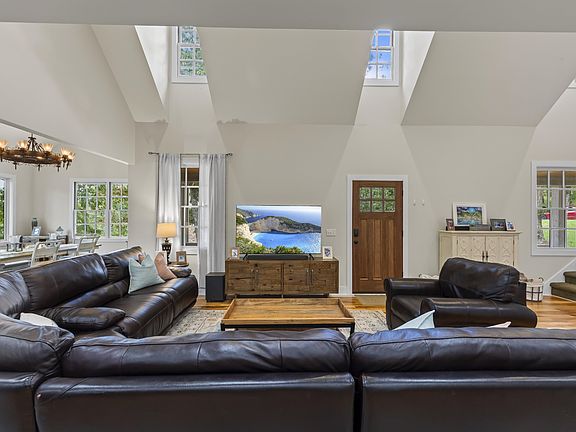 4th image of 105 Gentle Ridge Way