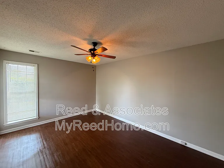 6913 Hillindale Dr — Photo 8