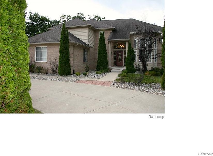 1st image of 3131 Paramount Ln