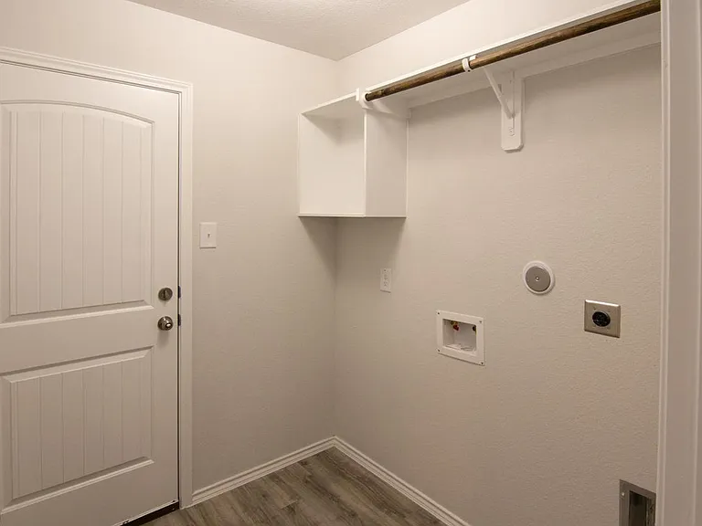 Lina Dr — Photo 11