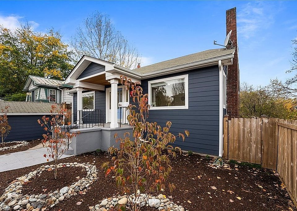 Beautiful craftsman, fully restored!