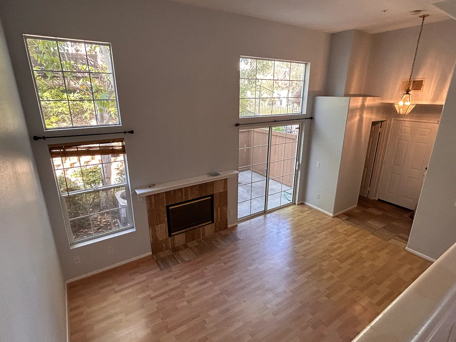 3 bed, 2.5 bath, 1620 sqft, $4,600 — Photo 4