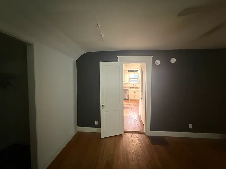 1004 Gillock St — Photo 20
