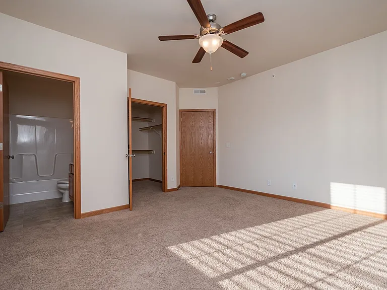 1680 Lincoln Dr — Photo 11