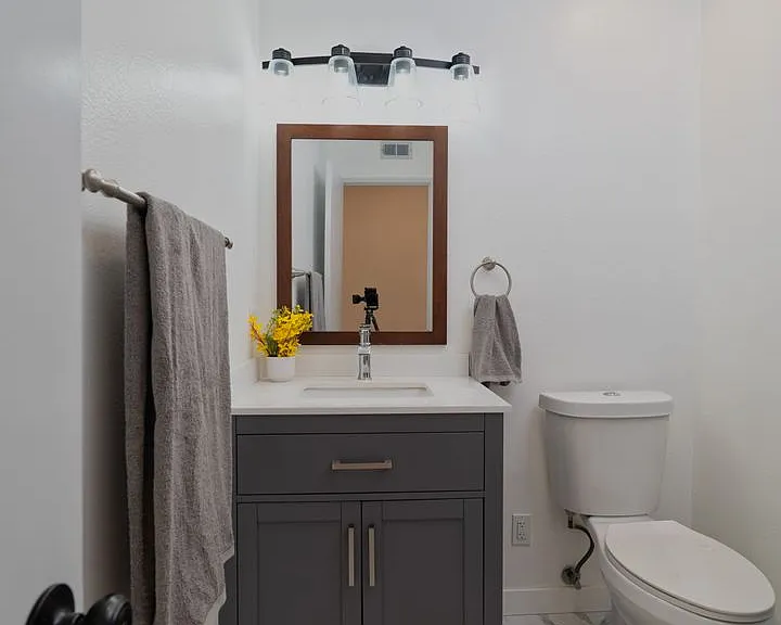 525 N Alhambra Ave #C — Photo 13
