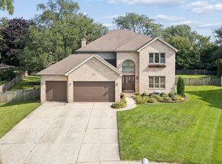 1808 Russell Dr, Lisle, IL 60532
