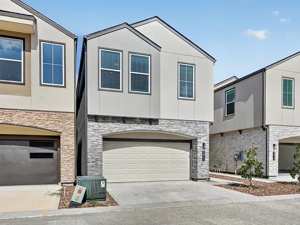 2913 El Fenice Ln