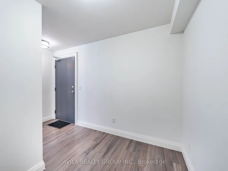 8 Trent Ave #704 — Photo 25
