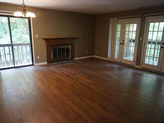 New laminate wood flooring