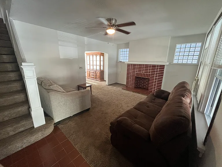 3264 Parkview Ave — Photo 1