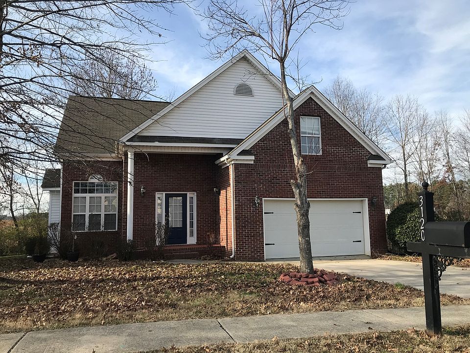 1st image of 3120 Pin Oaks Cir NE