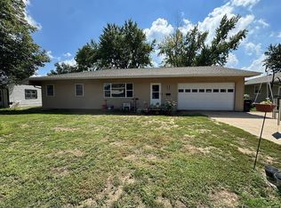 615 E 18th St, Yankton, SD 57078
