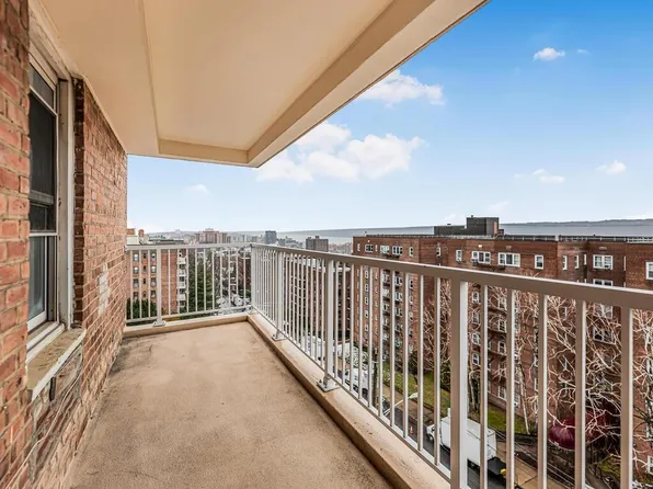 300 N Broadway #5J, Yonkers, NY 10701
