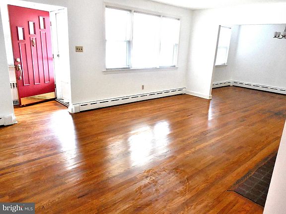 2nd image of 410 S Lynn Dr