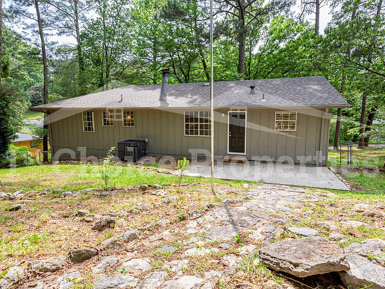 1421 Brewster Cir — Photo 14