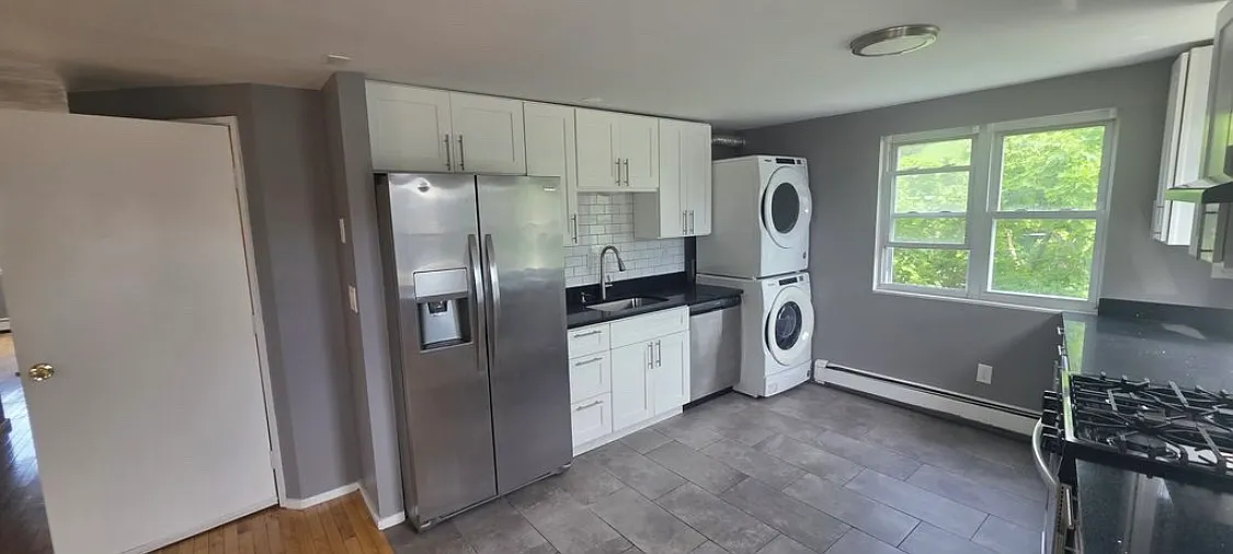 4 bed, 1600 sqft, $4,500 — Photo 1