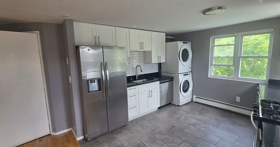 1st image of 59 Jasset St #2