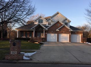 710 Olive Pkwy, Bartlett, IL 60103