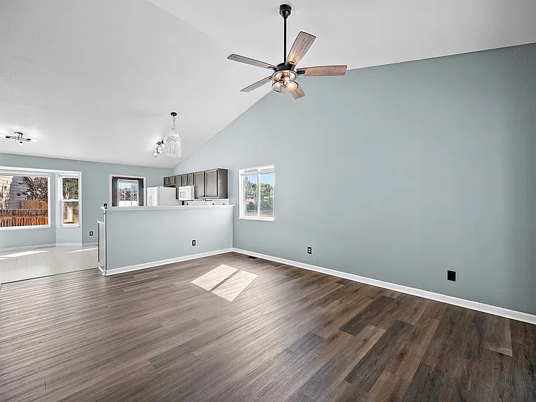 5194 Fennel Dr — Photo 6