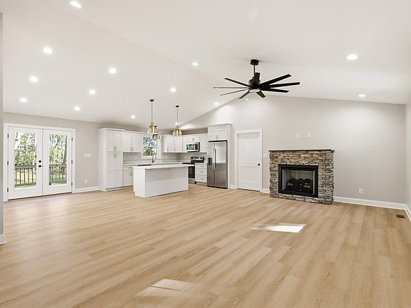 4th image of 3206 Long Island Rd