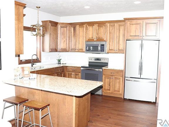 2nd image of 7305 S Grand Arbor Ct