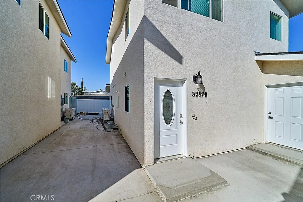 2 bed, 667 sqft, $2,600 — Photo 2
