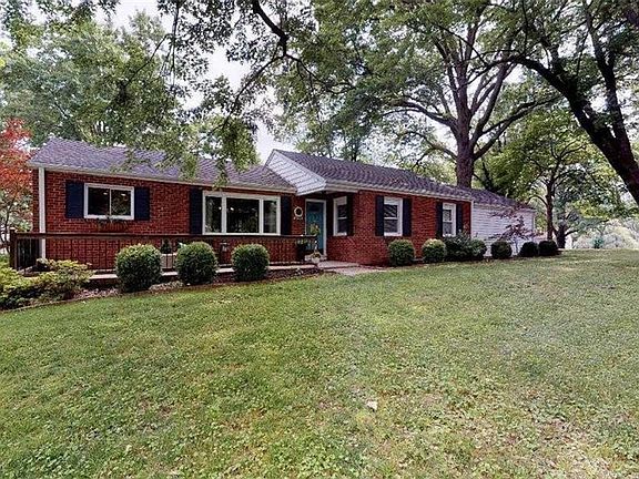 3rd image of 6204 Armstrong Ave